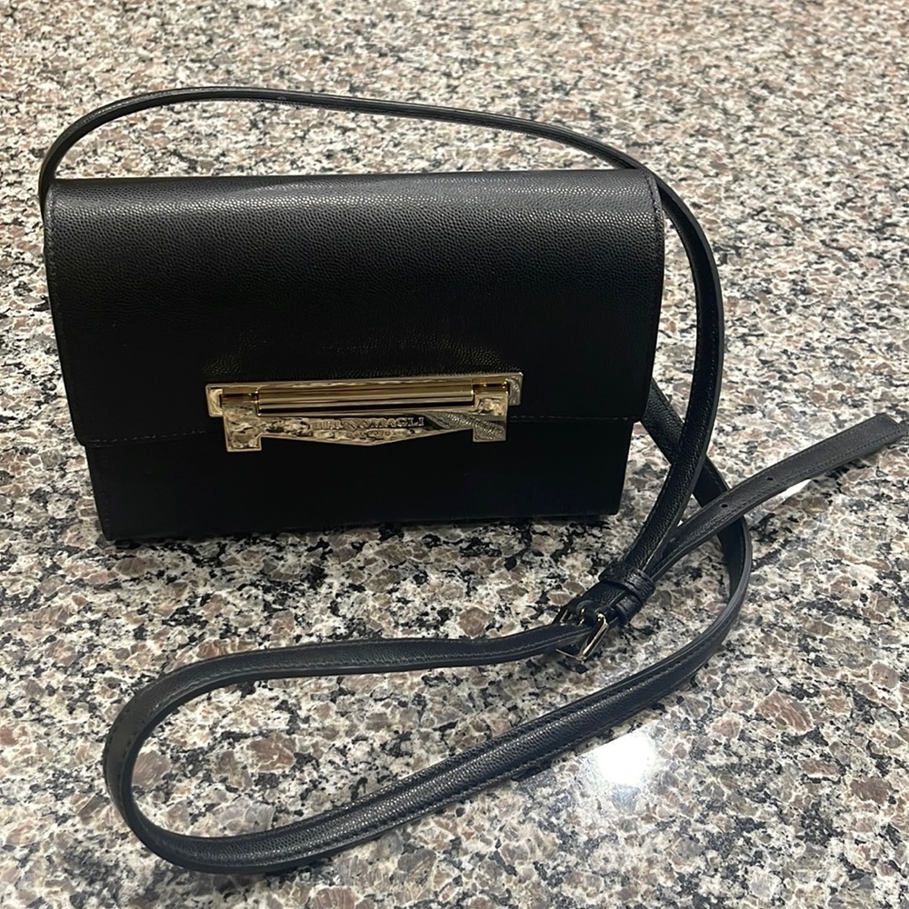 Brunomagli Block M Black leather texture details with crossbody strap
